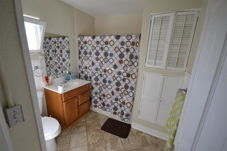 143 N Glenn Ave-Unit -D in Fresno, CA - Building Photo - Building Photo