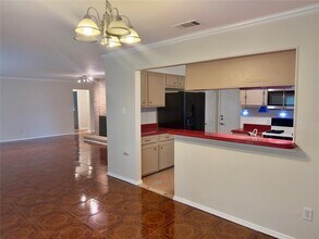 7605 West Gate Blvd in Austin, TX - Building Photo - Building Photo