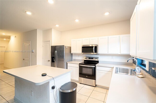 1141 SW 6th Ct in Florida City, FL - Building Photo - Building Photo