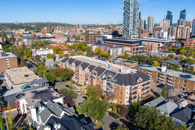 Mount Royal Grande in Calgary, AB - Building Photo - Building Photo