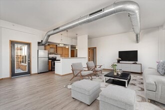 Six Points Apartments in West Allis, WI - Building Photo - Building Photo