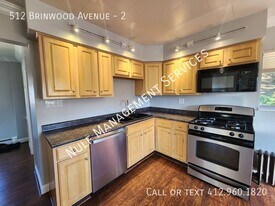512 Brinwood Ave in Pittsburgh, PA - Building Photo