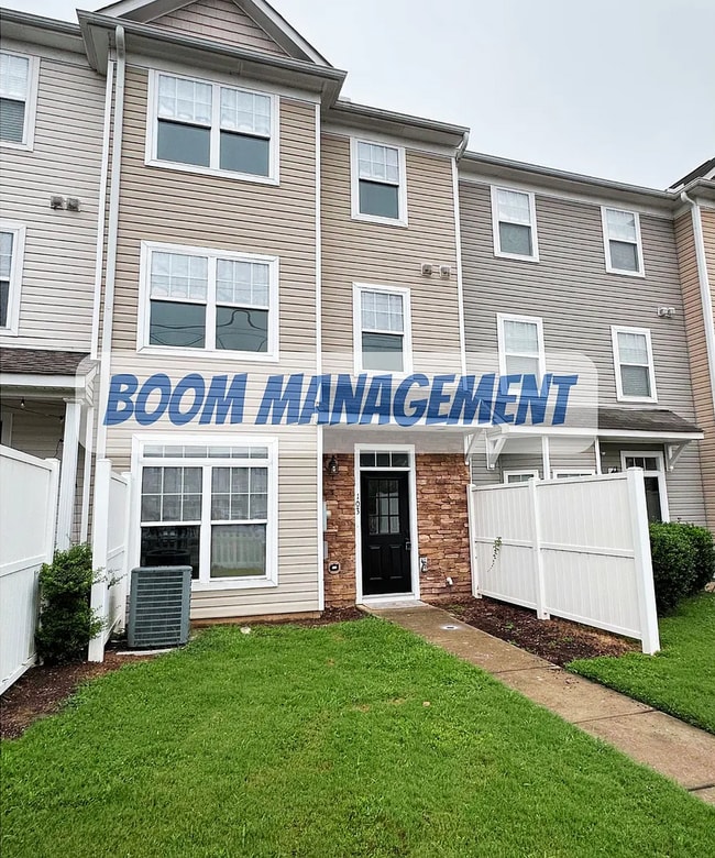 331 Gilman Ln in Raleigh, NC - Building Photo - Building Photo