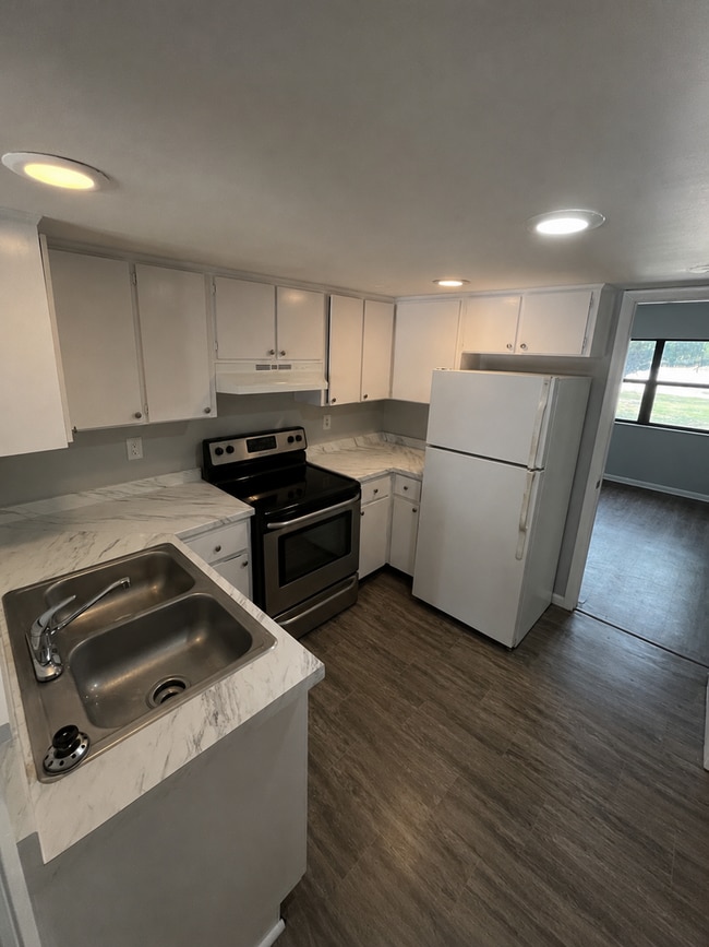 property at 525 N Morgan Ave