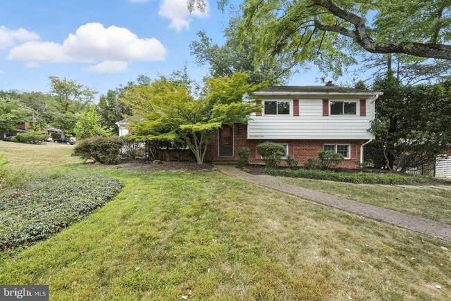 property at 703 N Naylor St