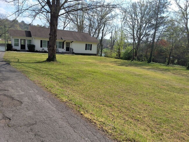 4518 Holston Hills Rd in Knoxville, TN - Building Photo - Building Photo