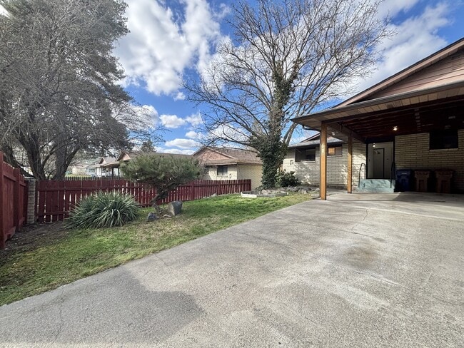 property at 3418 W 2nd Ave