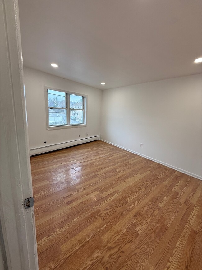 202 12th St, Unit 10 in Palisades Park, NJ - Building Photo - Building Photo