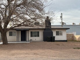 2028 Golden Gate Ave in Kingman, AZ - Building Photo
