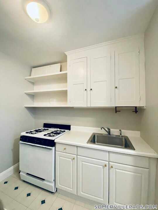 119 College Ave in Somerville, MA - Building Photo