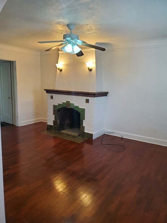 806 Tieton Dr in Yakima, WA - Building Photo
