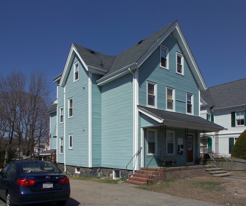 122 Broadway in Taunton, MA - Building Photo