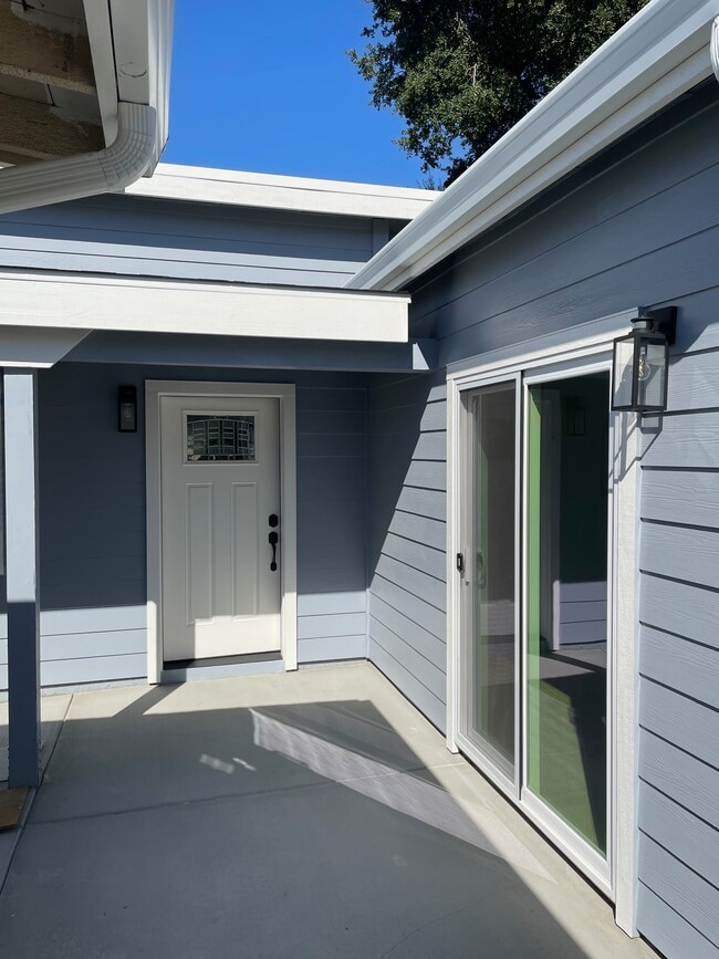 4313 Cowell Rd in Concord, CA - Foto de edificio - Building Photo