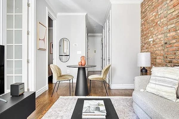 345 E 5th St in New York, NY - Building Photo