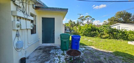 4117 SW 24th St in Fort Lauderdale, FL - Building Photo - Building Photo
