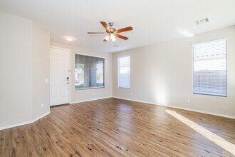 1931 S Noble in Mesa, AZ - Foto de edificio - Building Photo