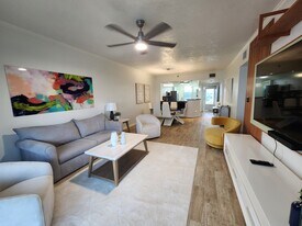 7882 Sailboat Key Blvd S, Unit #205 in South Pasadena, FL - Building Photo