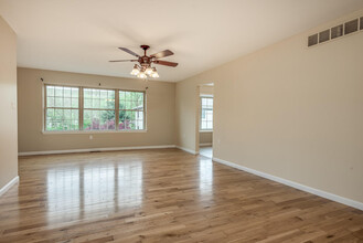 5 Anastasia Ct in Wilkes-Barre, PA - Foto de edificio - Building Photo