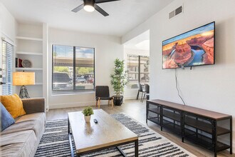 15608 N 71st St in Scottsdale, AZ - Building Photo - Building Photo