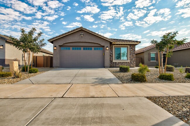 17036 W Artemisa Ave in Surprise, AZ - Foto de edificio - Building Photo