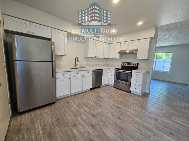 property at 2535 W Missouri Ave