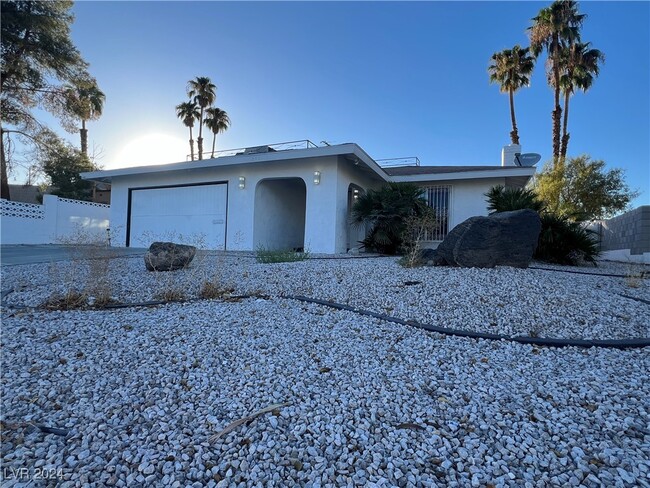 3001 S Carruth St in Las Vegas, NV - Building Photo - Building Photo