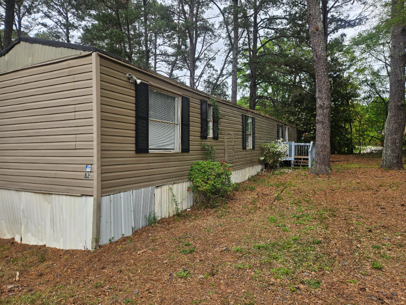 1995 Old Chipley Rd in Pine Mountain, GA - Foto de edificio