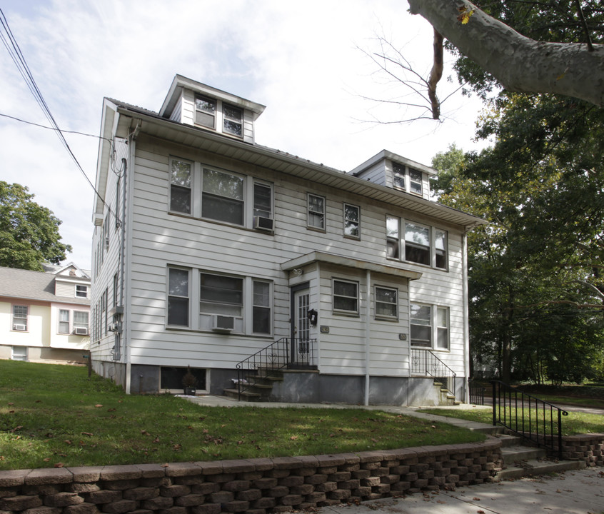 301-303 N 3rd Ave in Highland Park, NJ - Building Photo