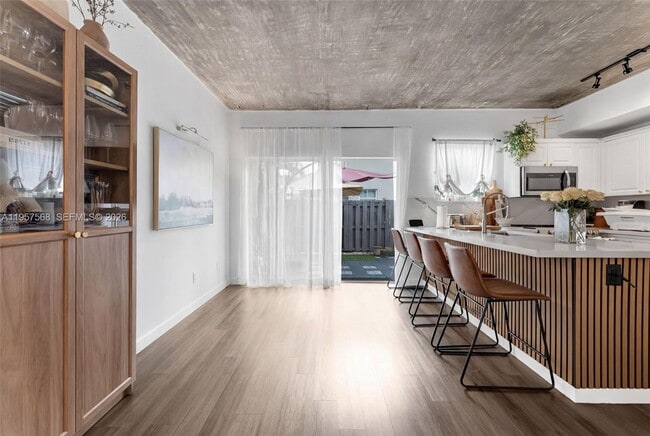 5265 NW 112th Ave in Doral, FL - Building Photo - Building Photo