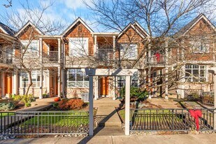 929 SE Marion St in Portland, OR - Building Photo