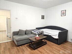 54 Harvey St in New Brunswick, NJ - Building Photo - Building Photo