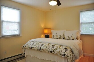 161 Pearl St, Unit 1 in Portland, ME - Foto de edificio - Building Photo