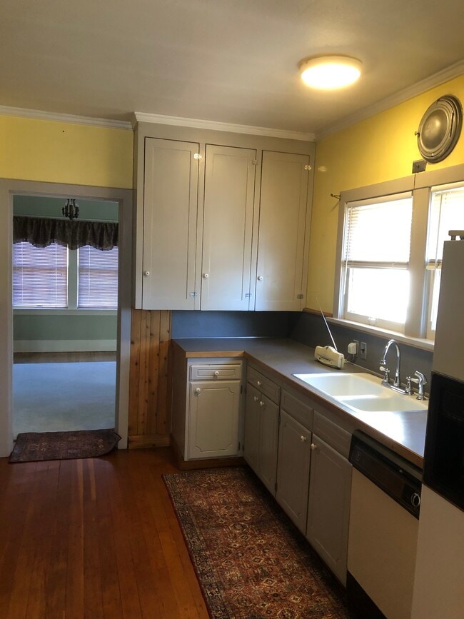 207 S 16th Ave, Unit A in Yakima, WA - Foto de edificio - Building Photo