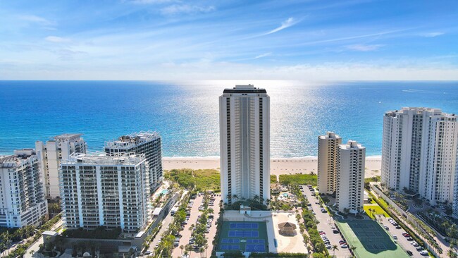 3000 N Ocean Dr in Riviera Beach, FL - Building Photo - Building Photo