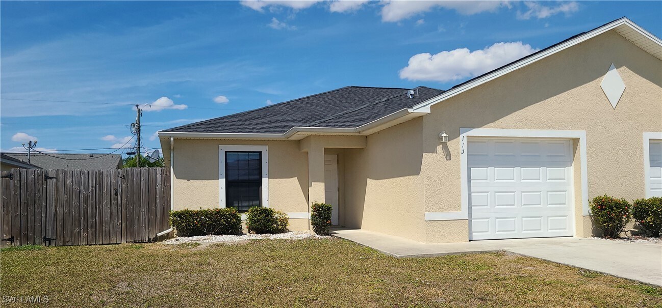 113 SE 12th Terrace in Cape Coral, FL - Building Photo
