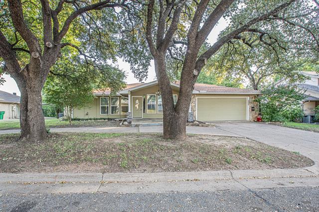 5808 Silver Lake Ct in Fort Worth, TX - Foto de edificio