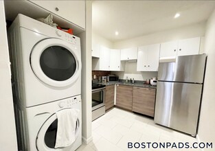73 Gainsborough St in Boston, MA - Building Photo - Building Photo