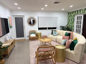 305 NE 27th St in Wilton Manors, FL - Foto de edificio - Building Photo