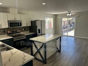 7760 Key Largo Dr in Reno, NV - Building Photo - Building Photo