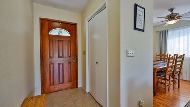 448 Delle Dr in Crestline, CA - Building Photo - Building Photo