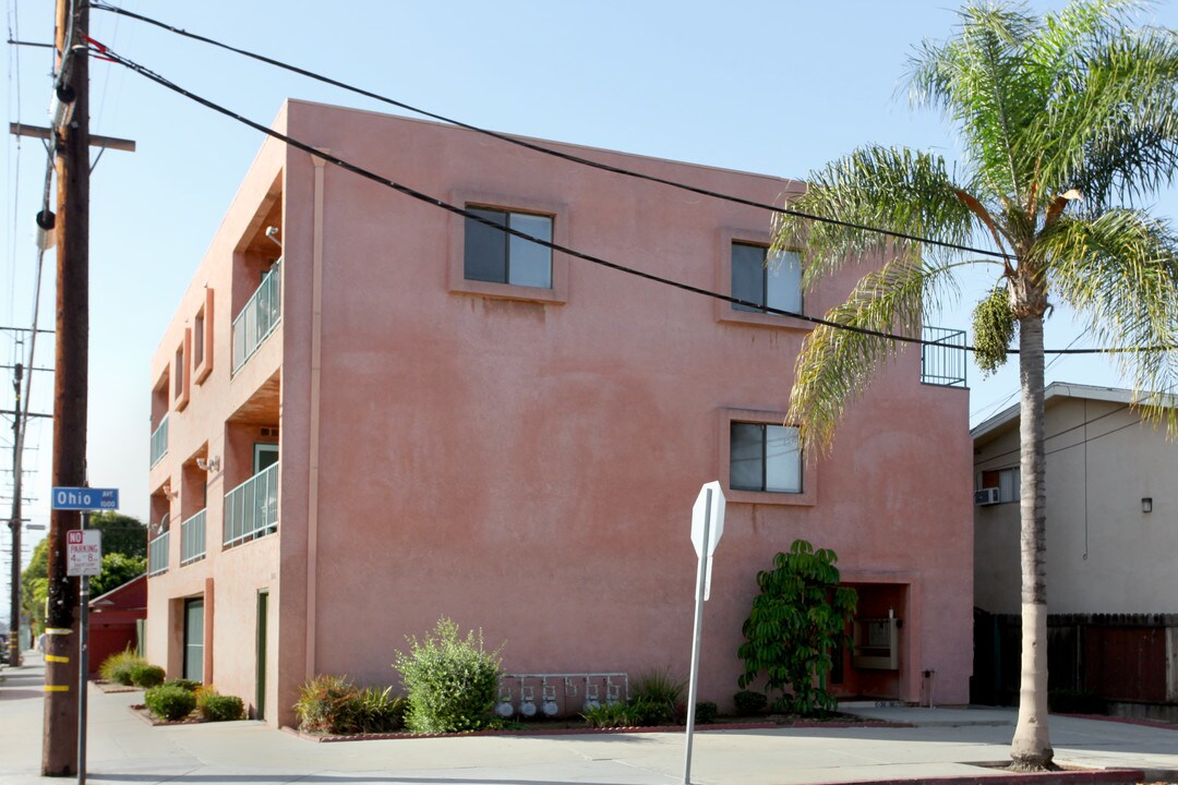 2641 E 10th St in Long Beach, CA - Building Photo