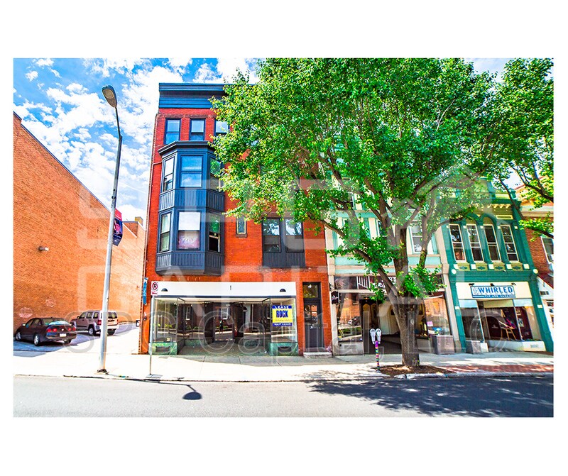 28 Carlisle St in Hanover, PA - Building Photo