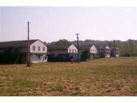 10889 Haddix Rd in Fairborn, OH - Building Photo