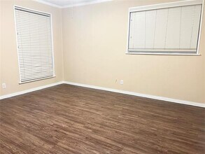 2219 Addington St in Irving, TX - Building Photo - Building Photo