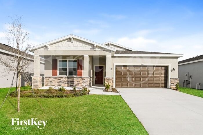 600 Crown Rose Dr in Eagle Lake, FL - Building Photo