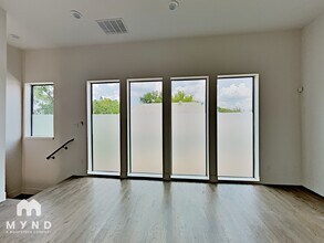 4515 Cabell Dr in Dallas, TX - Foto de edificio - Building Photo