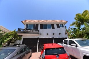 248 Avenida Del Poniente in San Clemente, CA - Building Photo