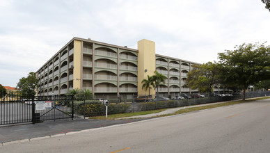 Sundance Grove Apartments in Ft. Myers, FL - Building Photo - Building Photo