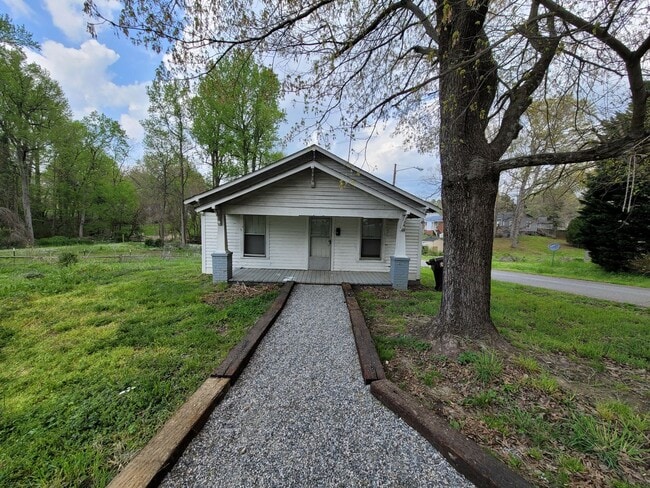property at 614 Everett Ln