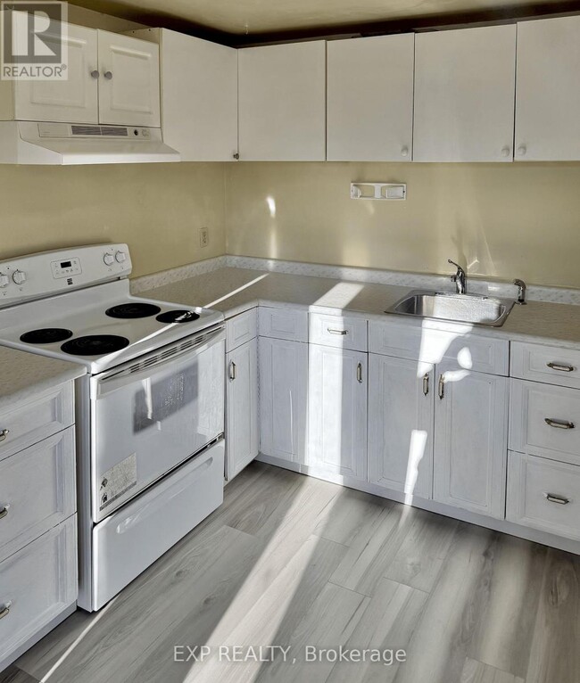 44 Wright Crescent in Ajax, ON - Building Photo - Building Photo